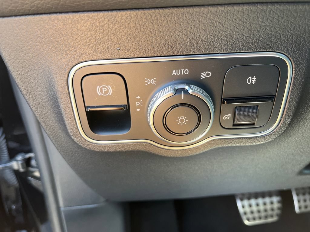 Certified 2026 Mercedes-Benz GLB 250 4MATIC image 24
