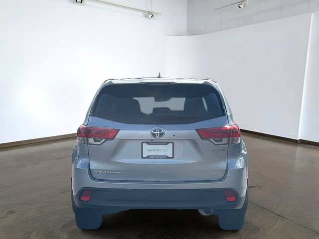 Used 2018 Toyota Highlander XLE AWD/4WD image 5