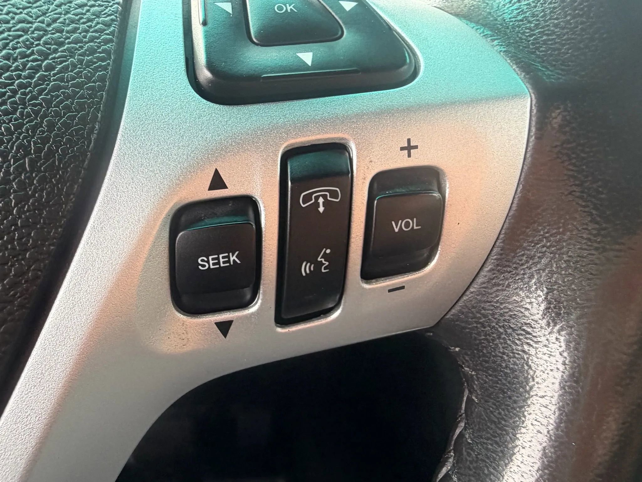 Used 2013 Ford Explorer Limited image 24