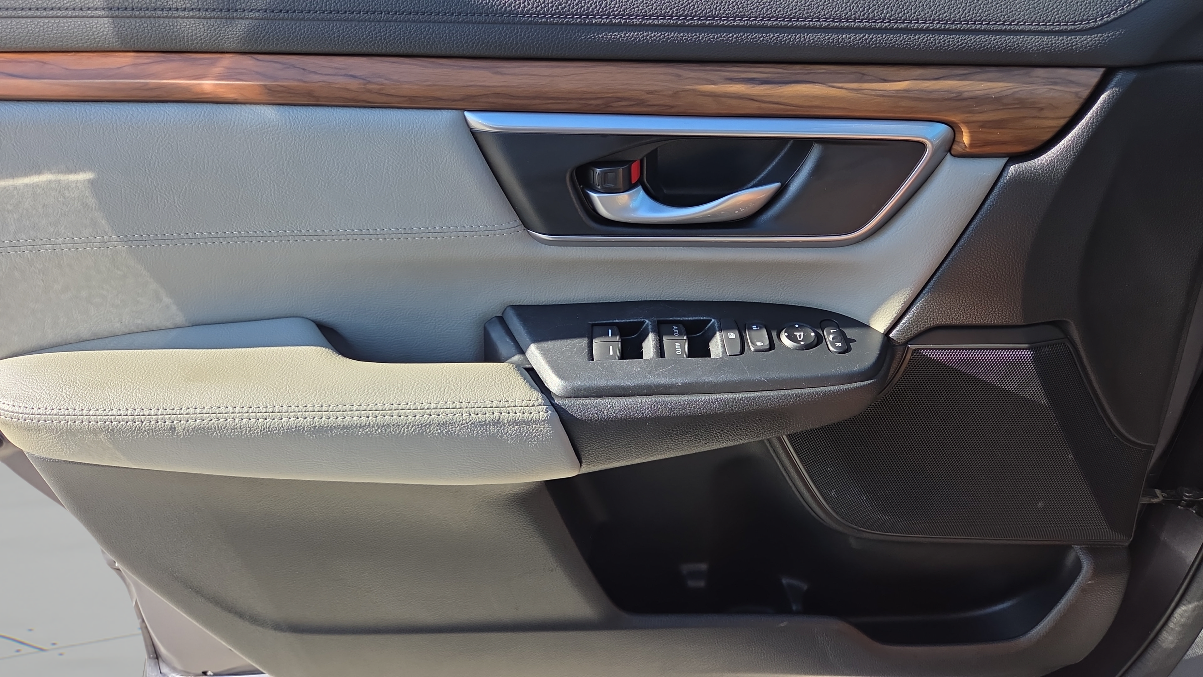 Used 2022 Honda CR-V EX image 37