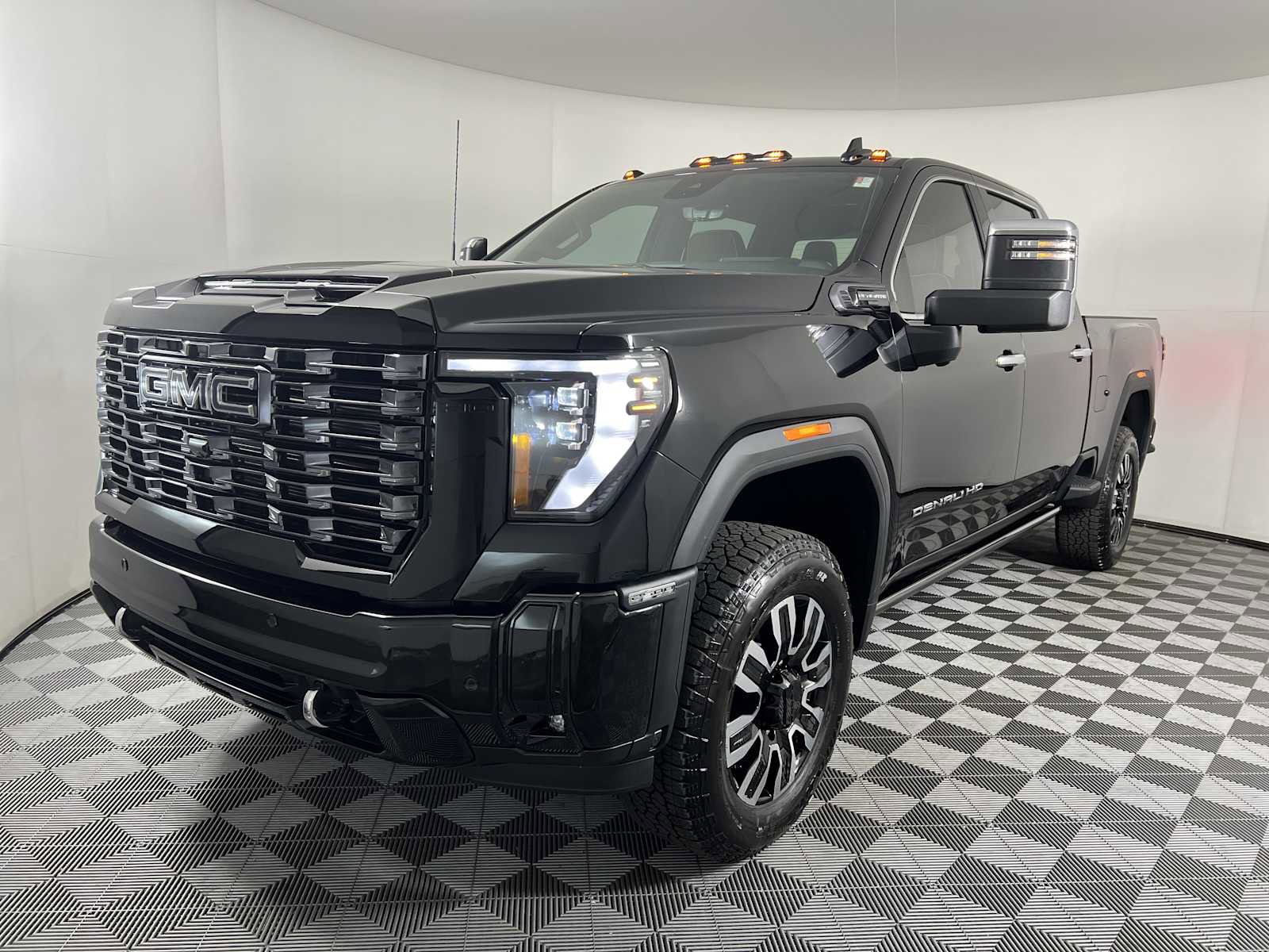 New 2026 GMC Sierra 2500 Denali Ultimate AWD/4WD image 3