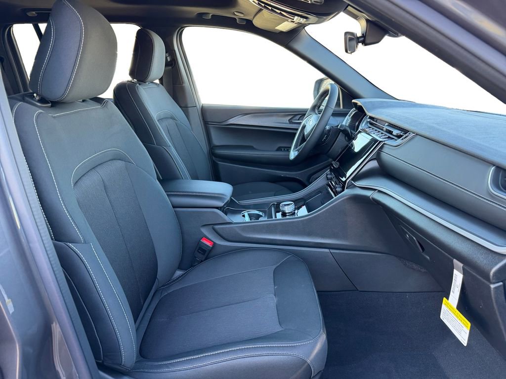 New 2025 Jeep Grand Cherokee Laredo X w/ Luxury Tech Group I image 15