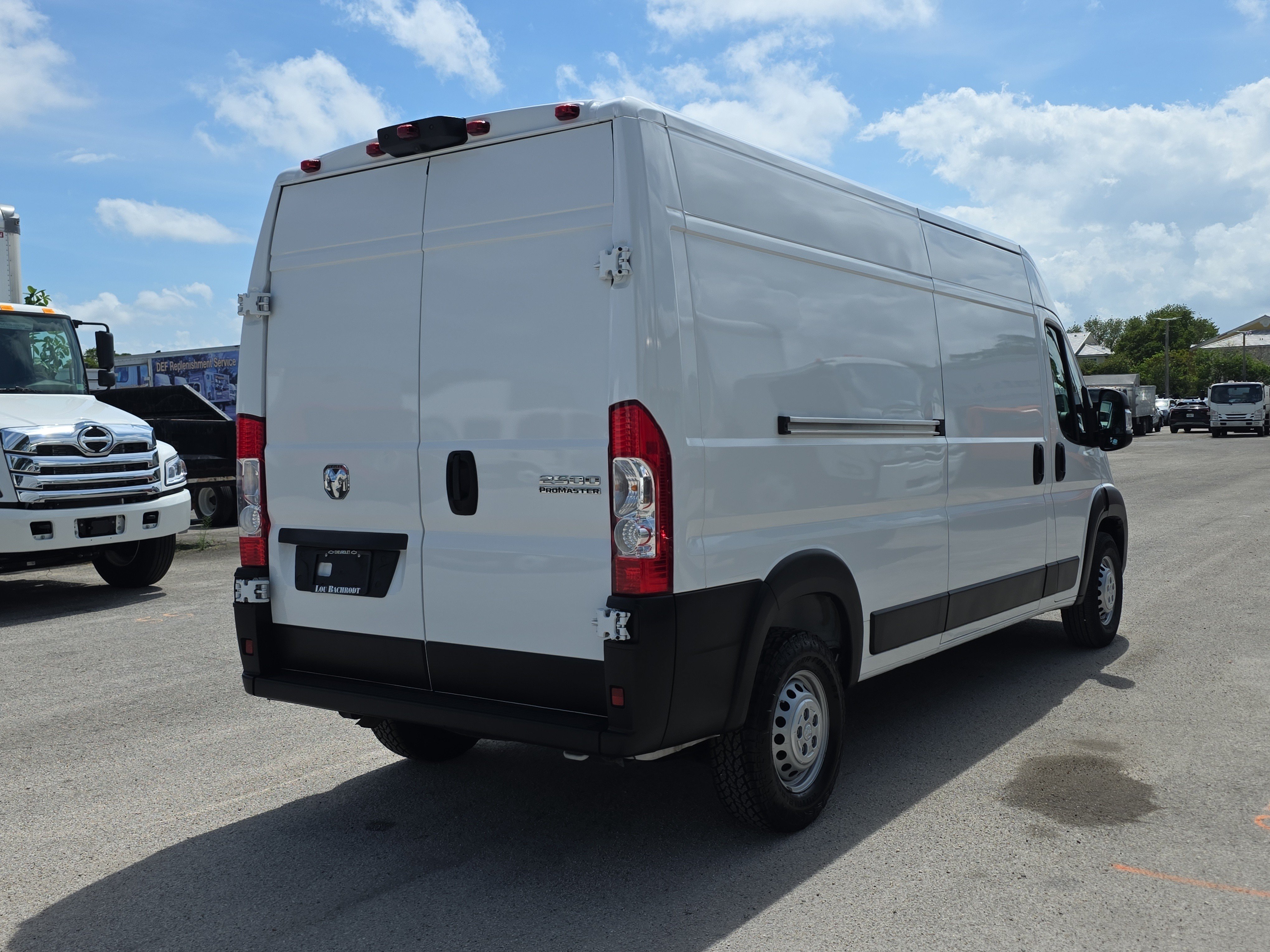 Used 2025 RAM ProMaster 2500 w/ Convenience Group FWD image 7