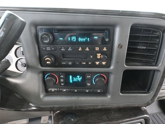 Used 2006 GMC Sierra 1500 Denali w/ Onstar Plus Package image 32