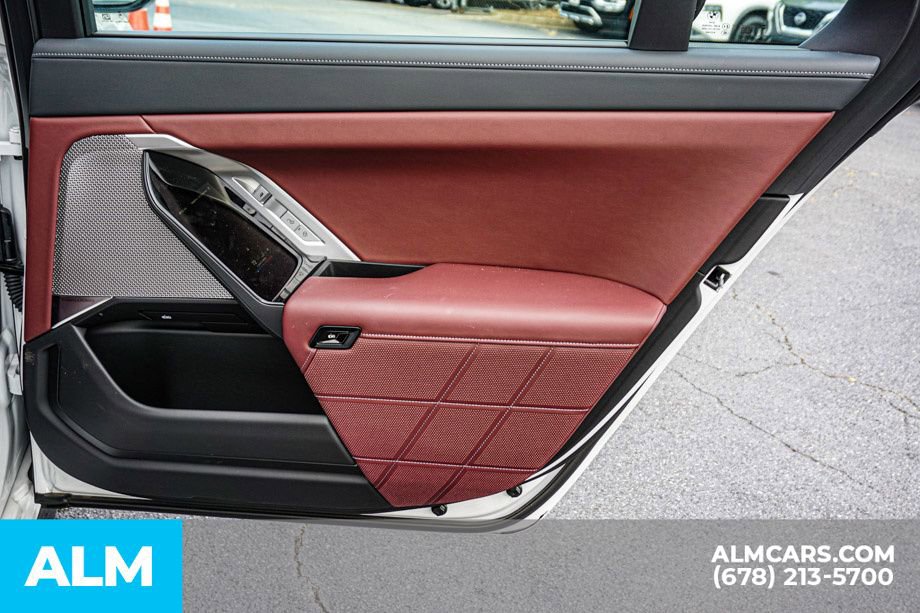 Used 2025 BMW i7 eDrive50 w/ M Sport Package image 62