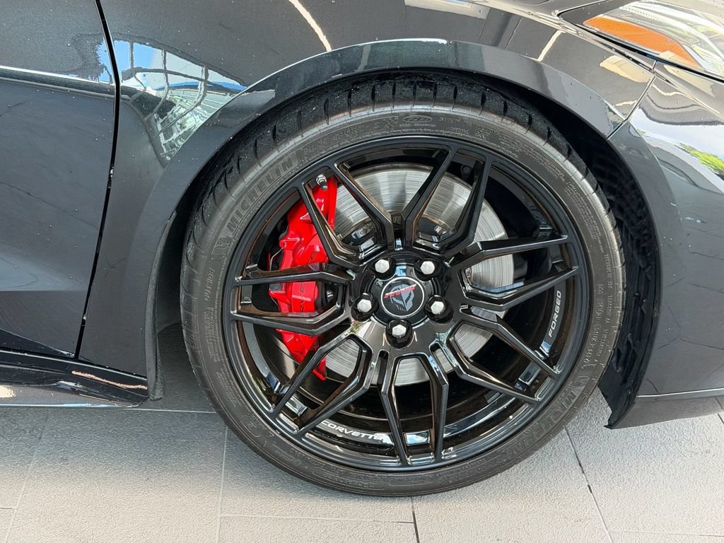Used 2024 Chevrolet Corvette Z06 RWD image 9