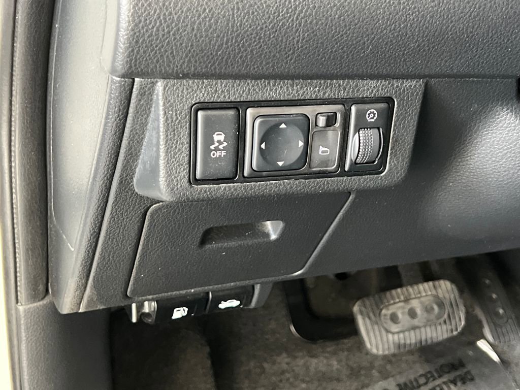 Used 2012 Nissan Versa 1.8 S w/ Plus Pkg image 29