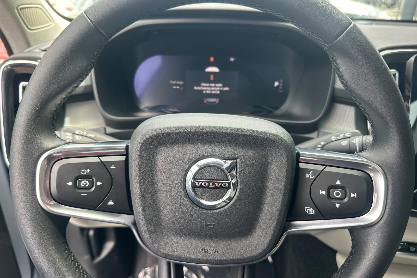 Used 2026 Volvo XC40 B5 Plus w/ Protection Package Premier AWD/4WD image 27