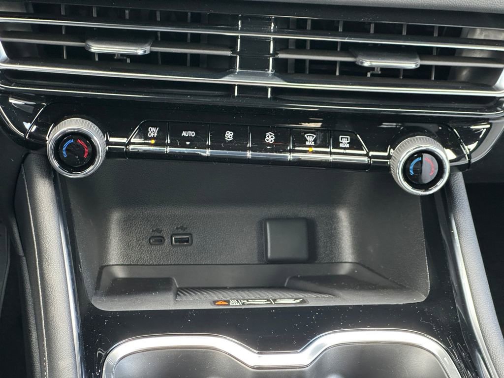 New 2026 Chevrolet Traverse High Country image 16