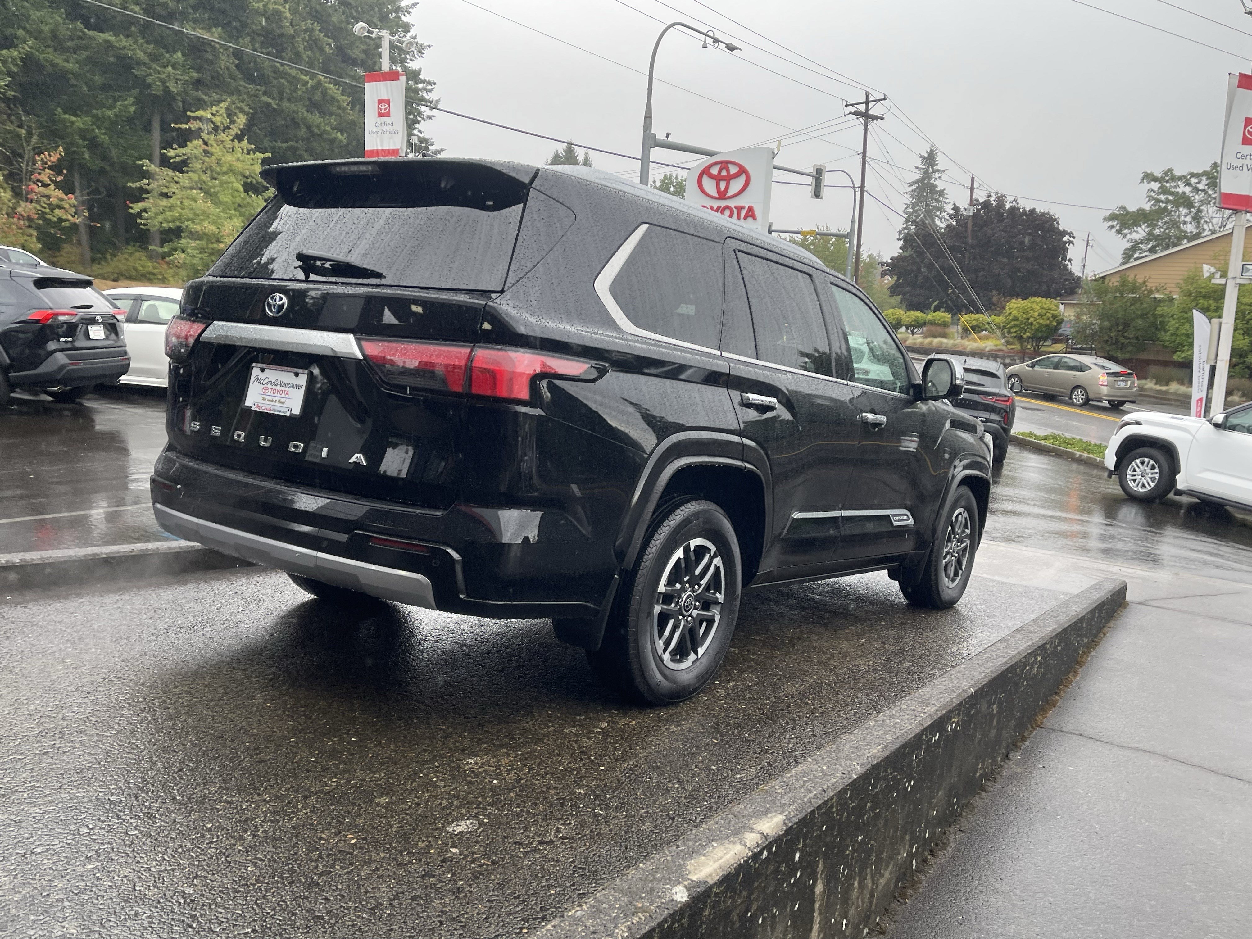 Certified 2023 Toyota Sequoia Capstone AWD/4WD image 9
