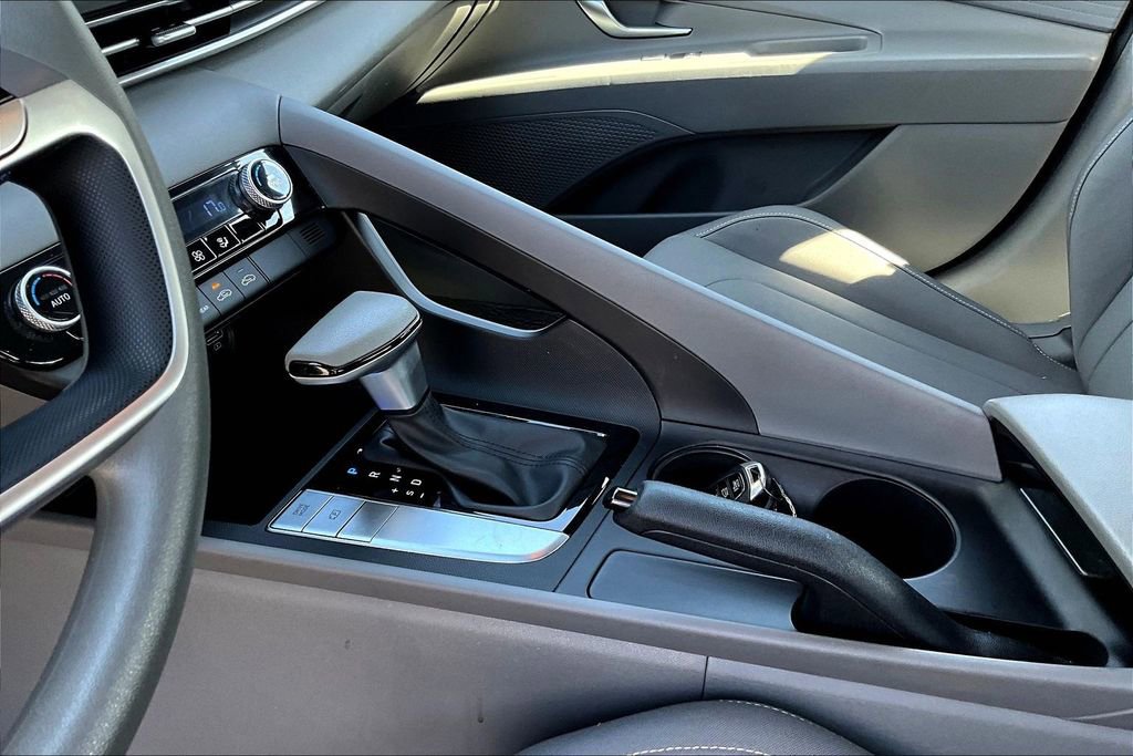 Used 2023 Hyundai Elantra SEL image 18