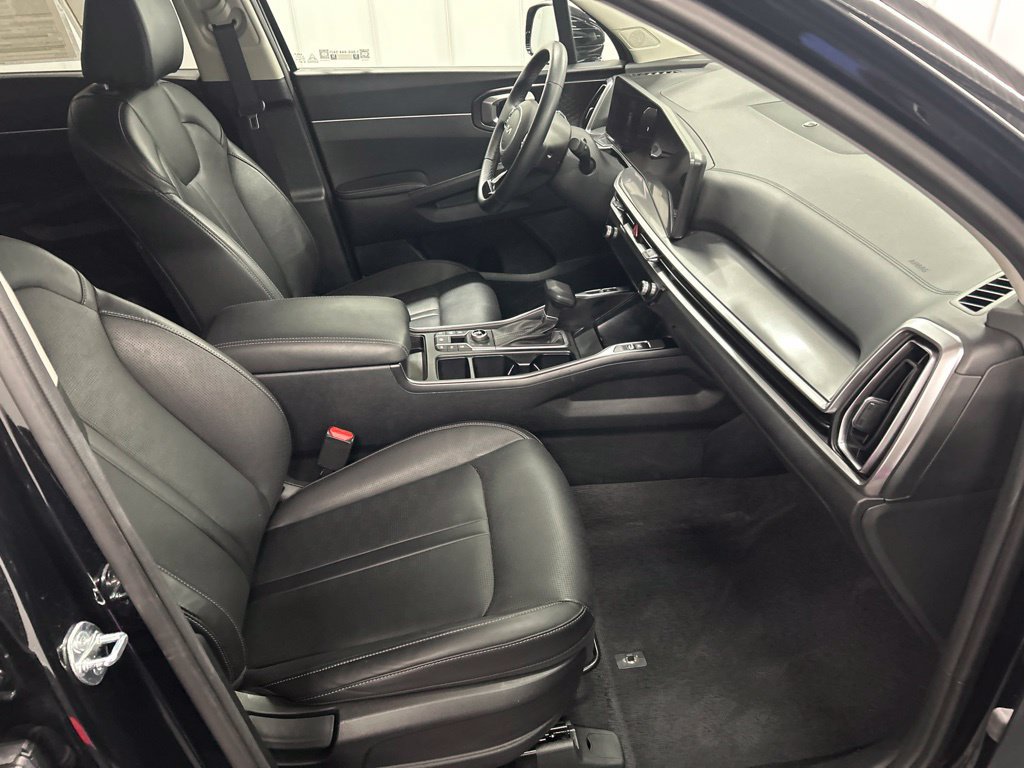 Used 2025 Kia Sorento EX AWD/4WD image 19