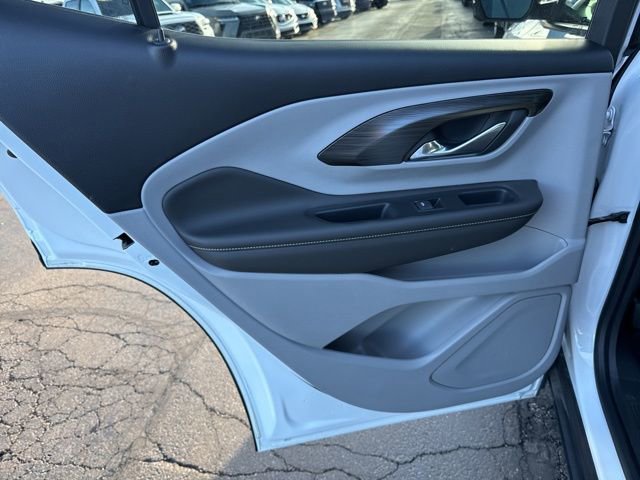 Used 2023 GMC Terrain SLE w/ Driver Convenience Package image 18