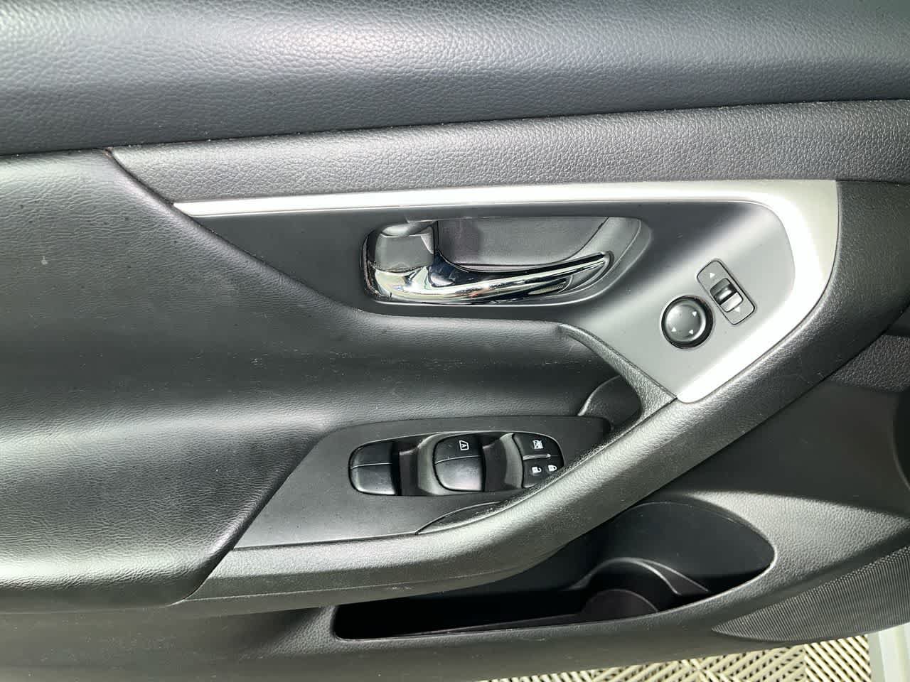 Used 2016 Nissan Altima 2.5 S w/ Power Driver Seat Package FWD image 13