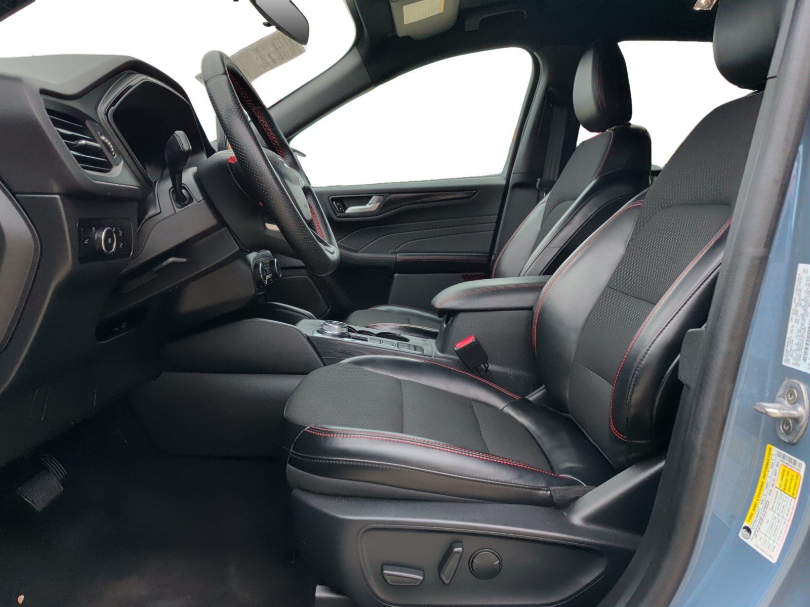 Certified 2025 Ford Escape ST-Line Select AWD/4WD image 11