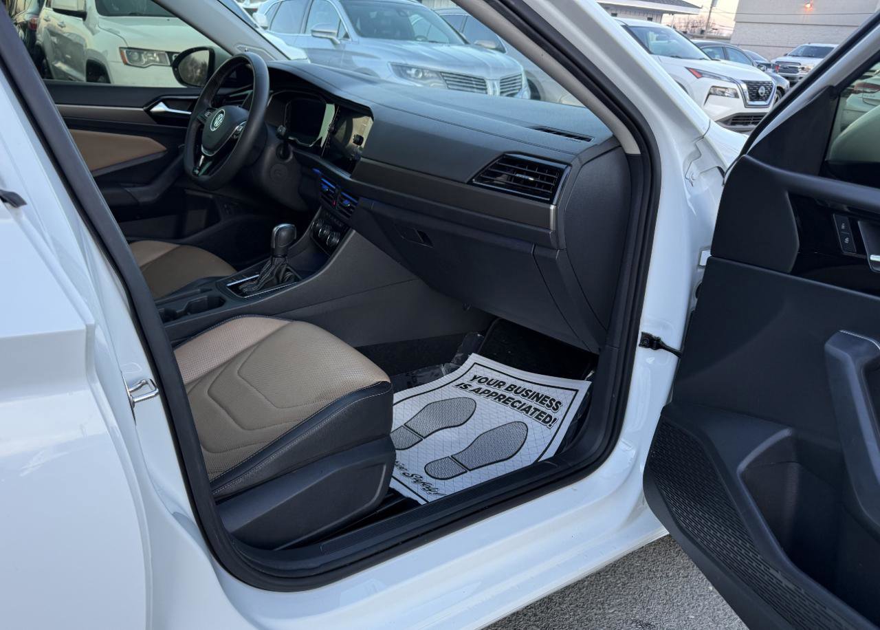 Used 2021 Volkswagen Jetta SEL Premium FWD image 13