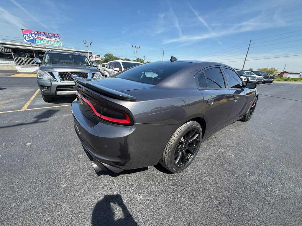 Used 2017 Dodge Charger R/T w/ Premium Group RWD image 3