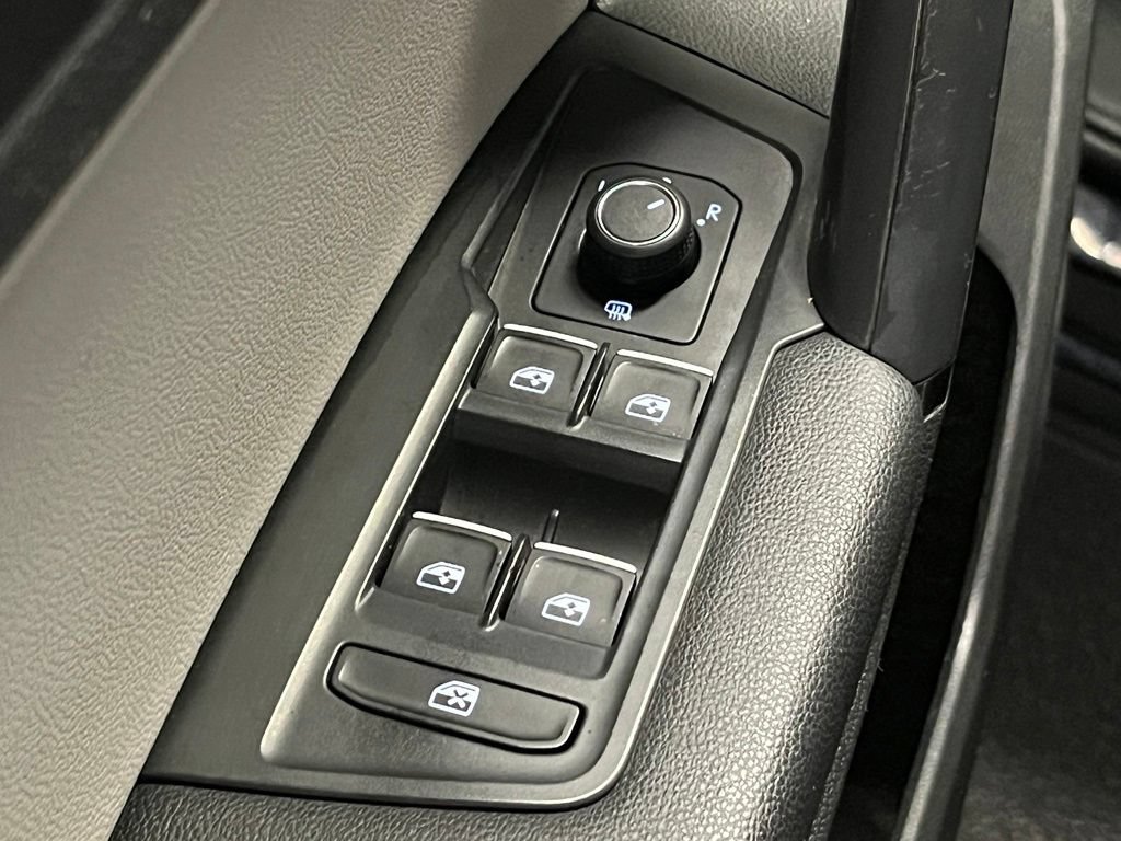 Used 2019 Volkswagen Tiguan SE w/ Panoramic Sunroof Package AWD/4WD image 15