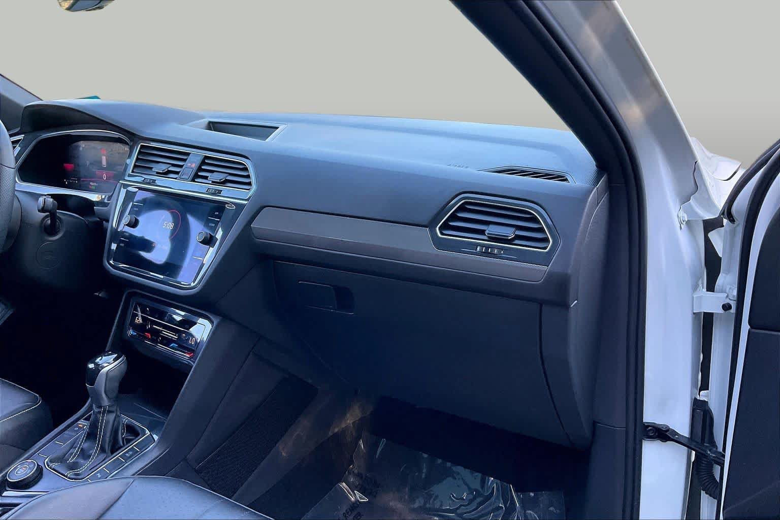 Used 2022 Volkswagen Tiguan SE R-Line AWD/4WD image 18