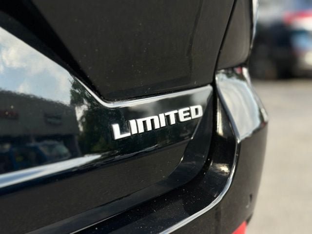 Used 2025 Jeep Grand Cherokee Limited AWD/4WD image 19