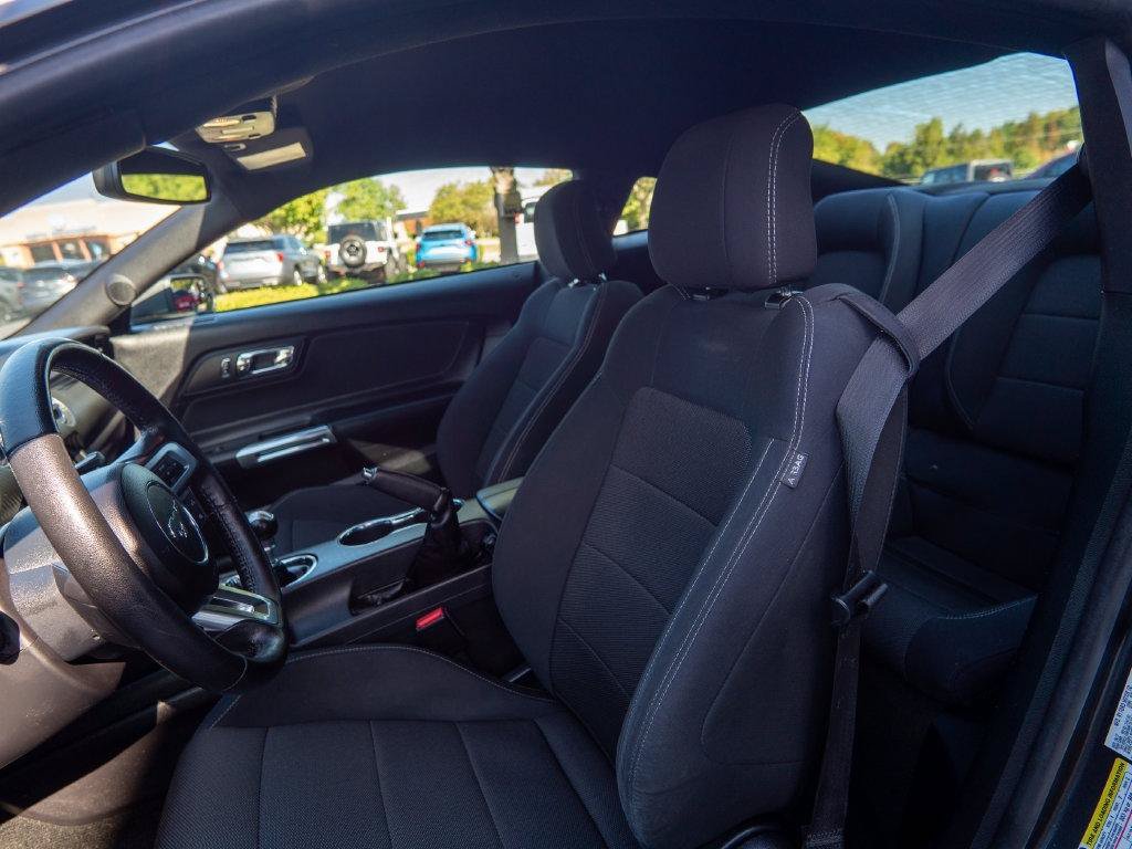 Used 2017 Ford Mustang Coupe RWD image 12