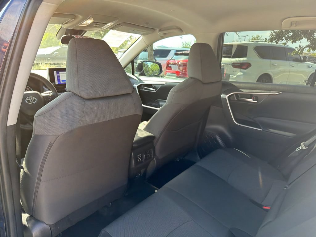 Used 2024 Toyota RAV4 XLE FWD image 36