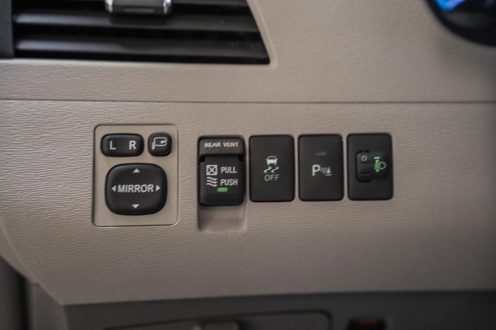 Used 2011 Toyota Sienna Limited w/ Premium Pkg image 51