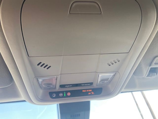 Used 2021 Chevrolet Equinox LT image 24