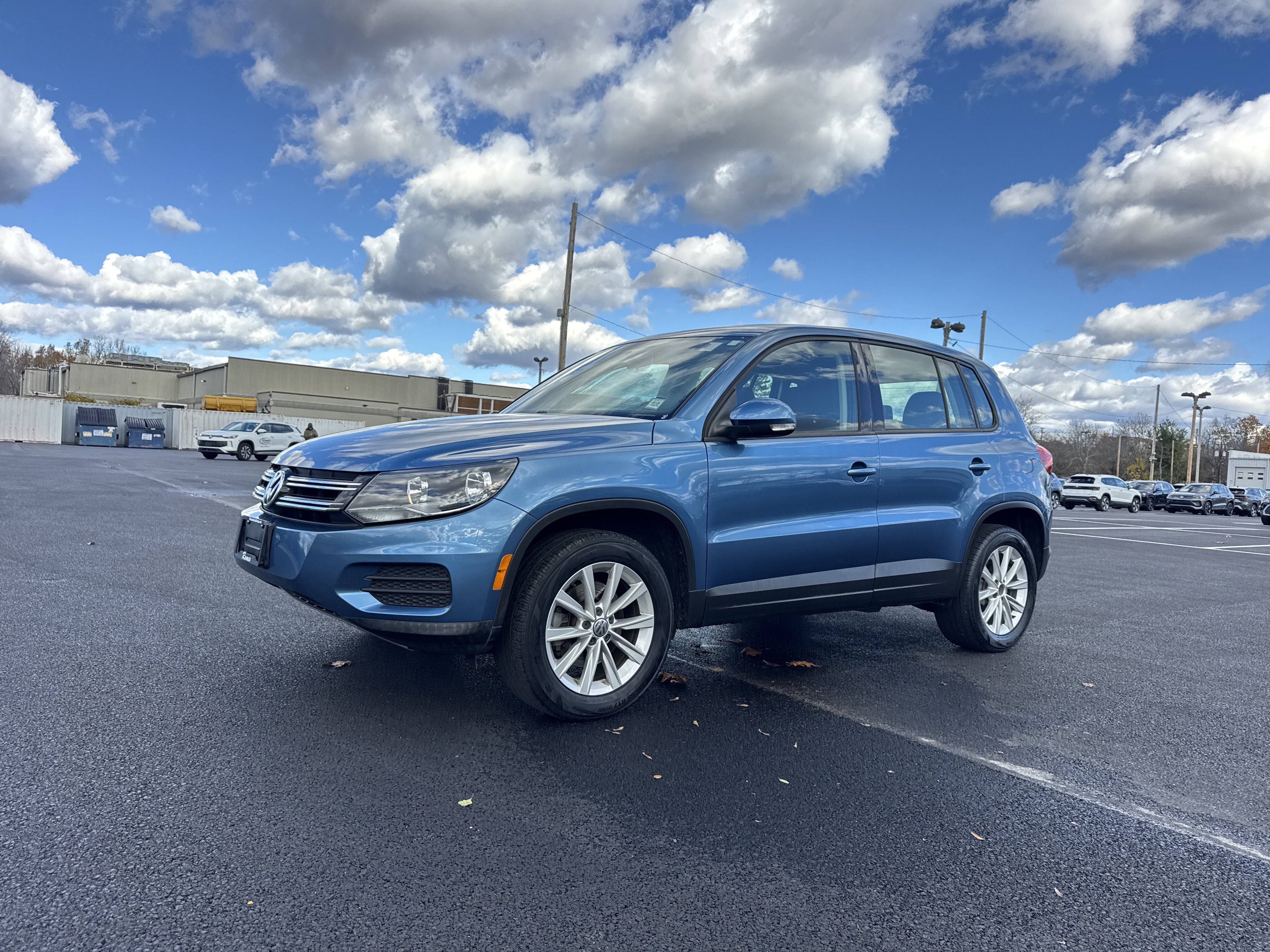 Used 2017 Volkswagen Tiguan Limited w/ Alloy Wheels Package
