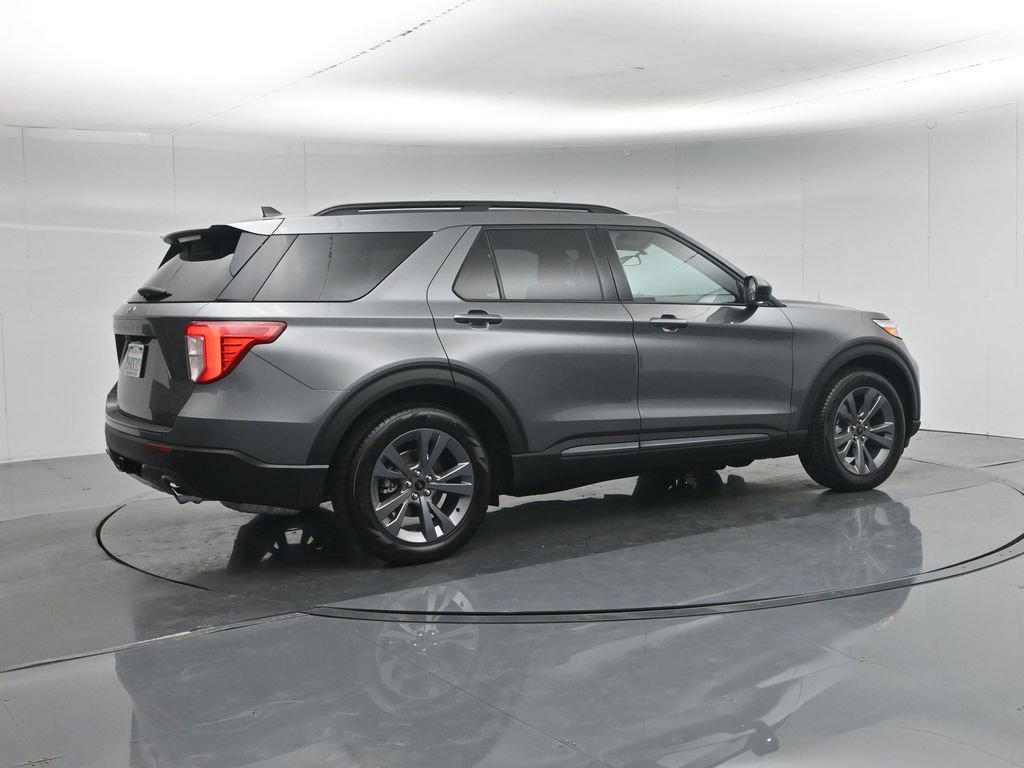 Used 2023 Ford Explorer XLT w/ Equipment Group 202A RWD image 30