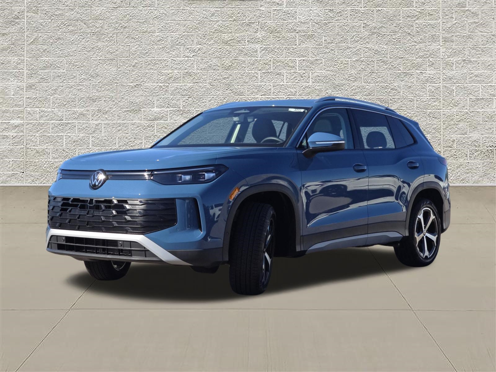 New 2026 Volkswagen Tiguan SE AWD/4WD image 3