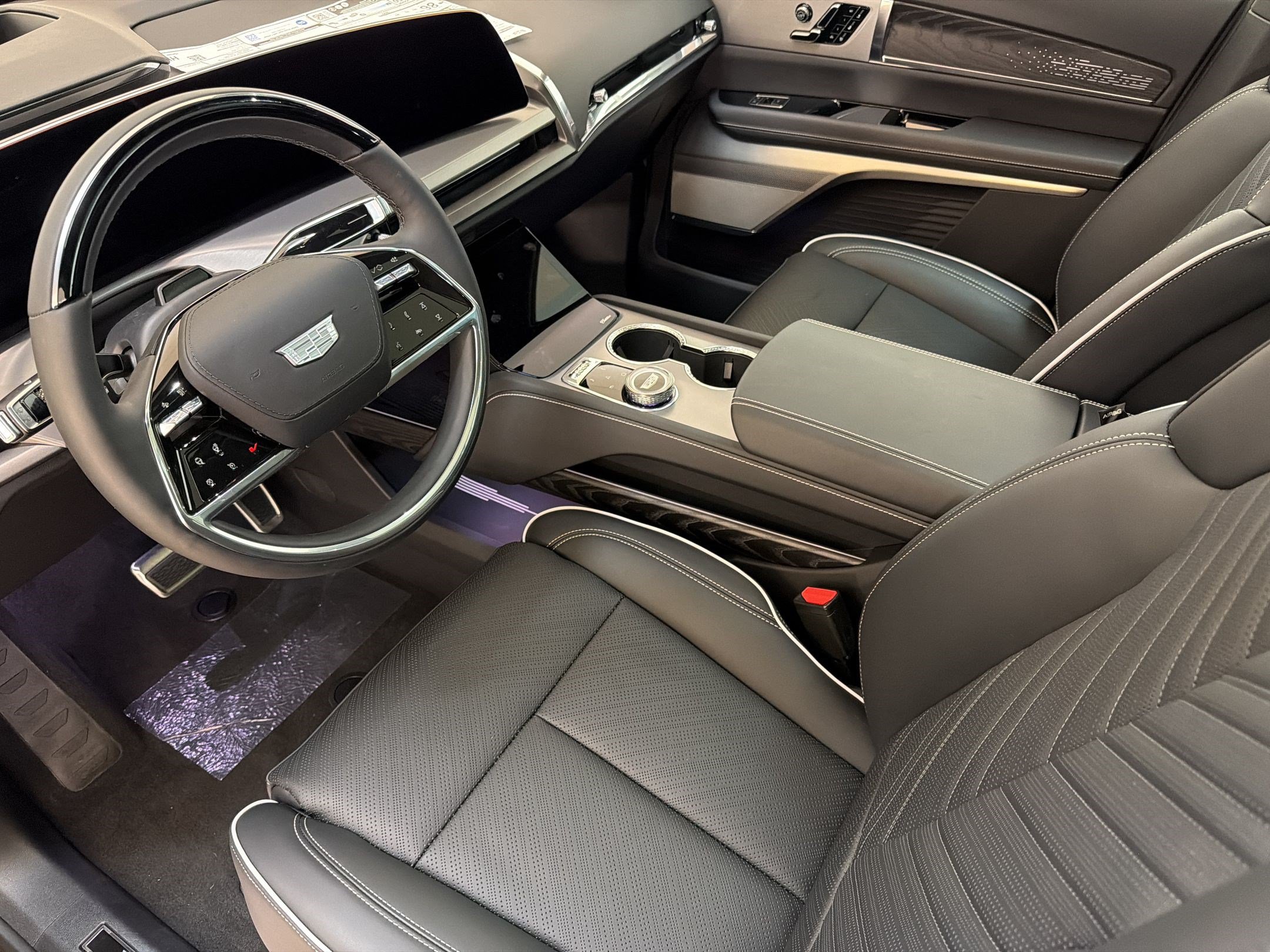 New 2027 Cadillac Vistiq Sport AWD/4WD image 4