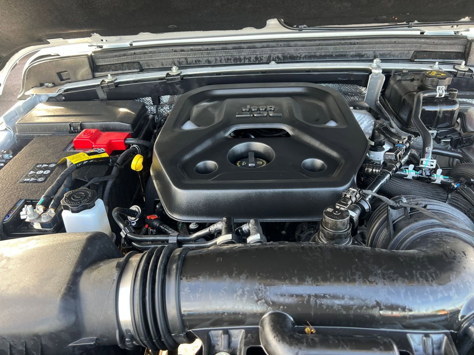 Used 2025 Jeep Wrangler Sport S image 32