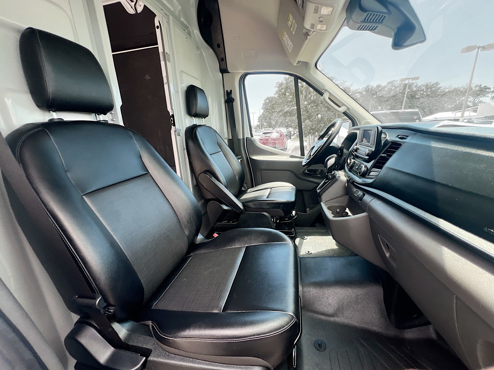 Used 2024 Ford Transit 250 148 High Roof Extended w/ Load Area Protection Package RWD image 28