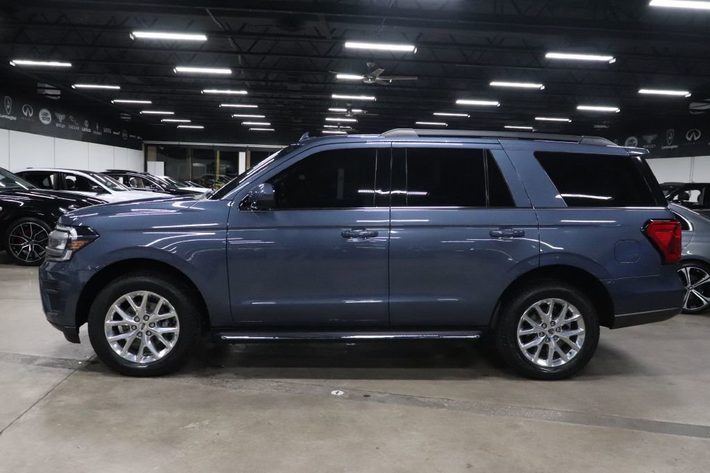 Used 2023 Ford Expedition XLT image 2