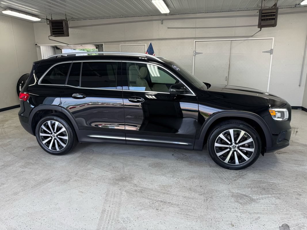 Used 2022 Mercedes-Benz GLB 250 4MATIC w/ Premium Package Lite image 10