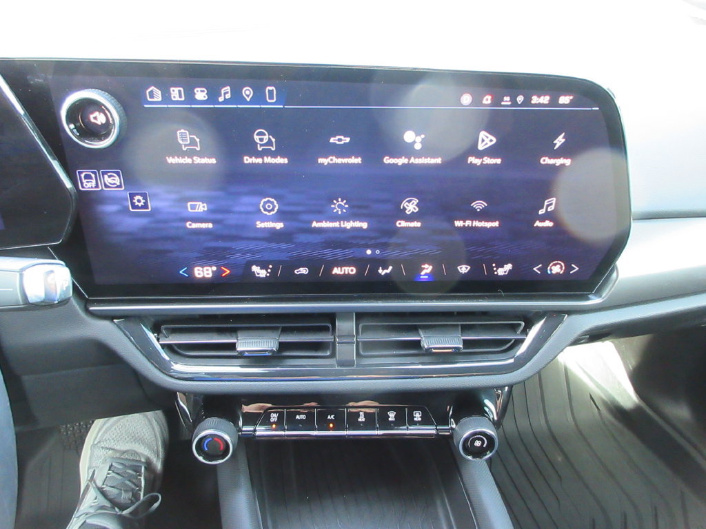 Certified 2024 Chevrolet Equinox EV RS FWD image 31