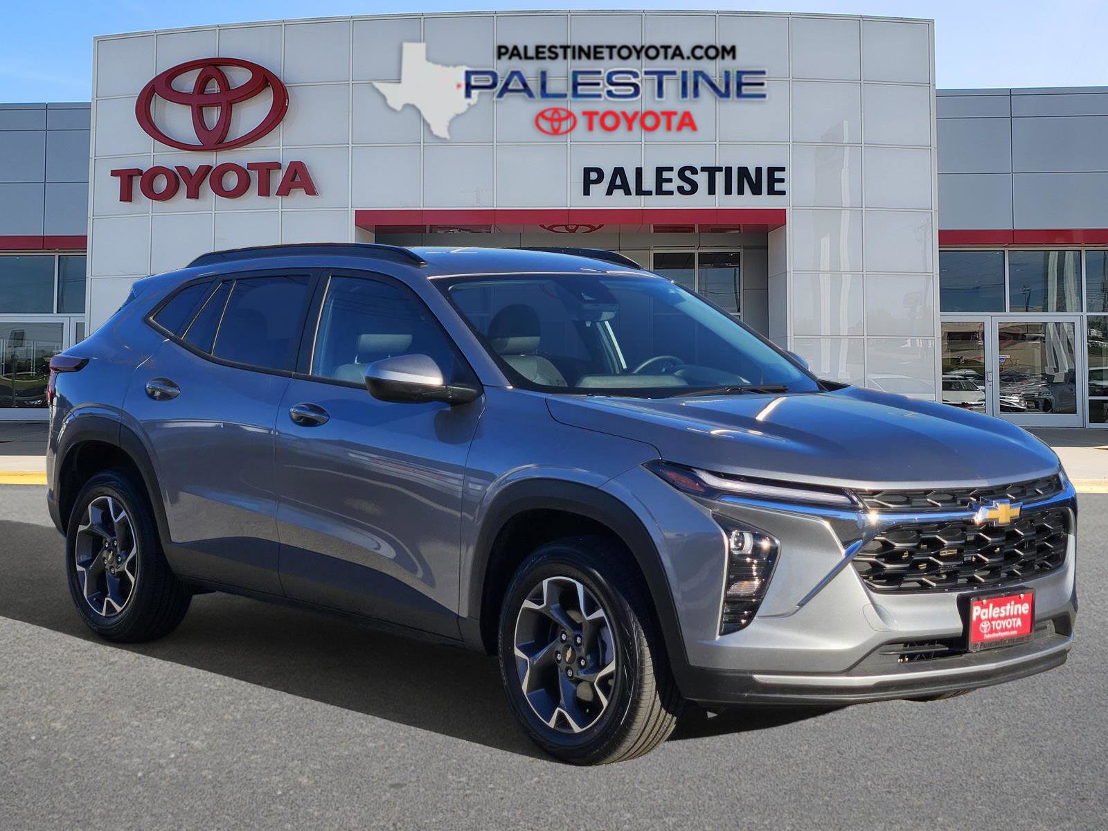 Used 2025 Chevrolet Trax LT w/ Driver Confidence Package