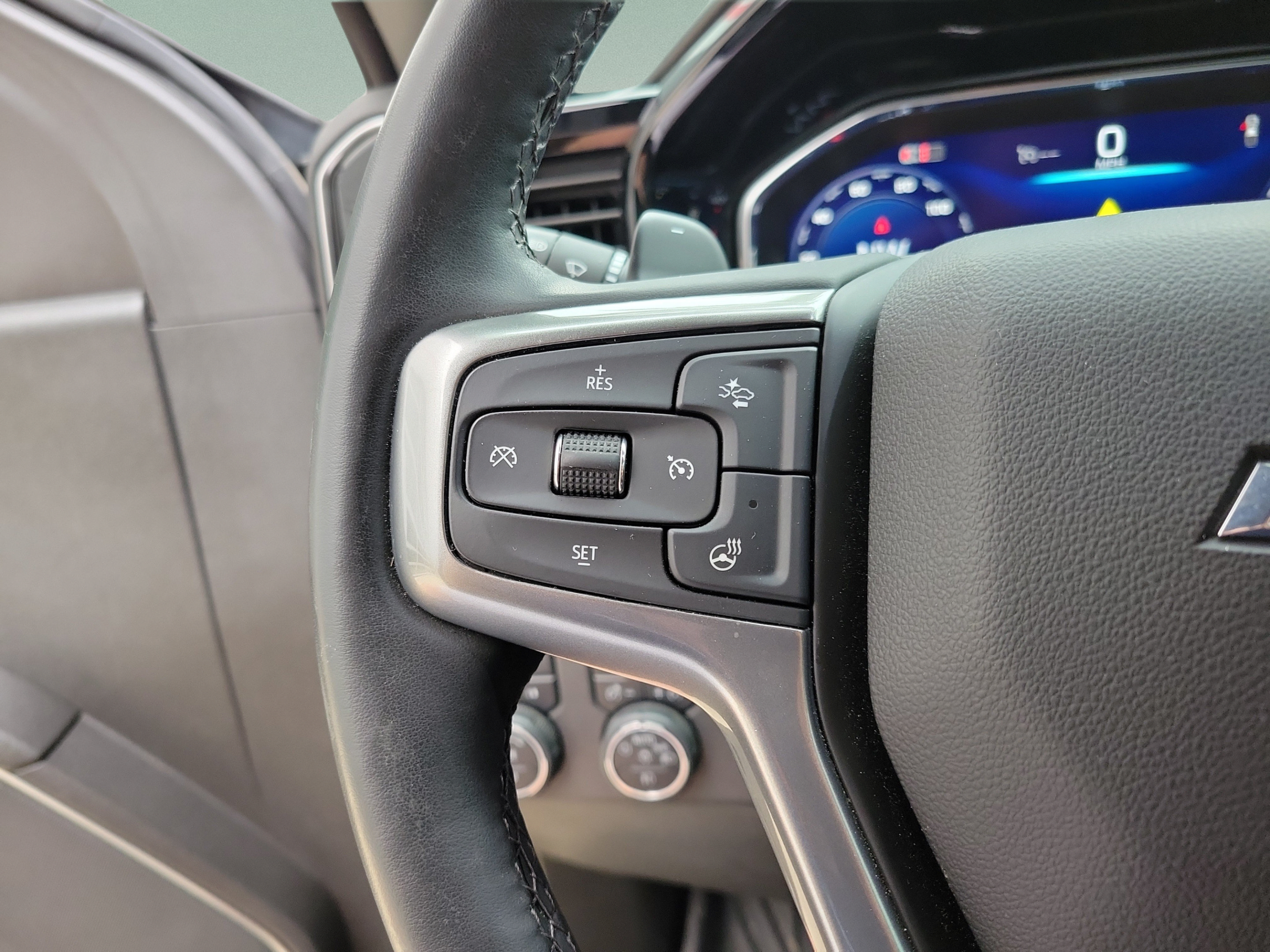 Used 2024 Chevrolet Silverado 1500 LT Trail Boss w/ Convenience Package II AWD/4WD image 9