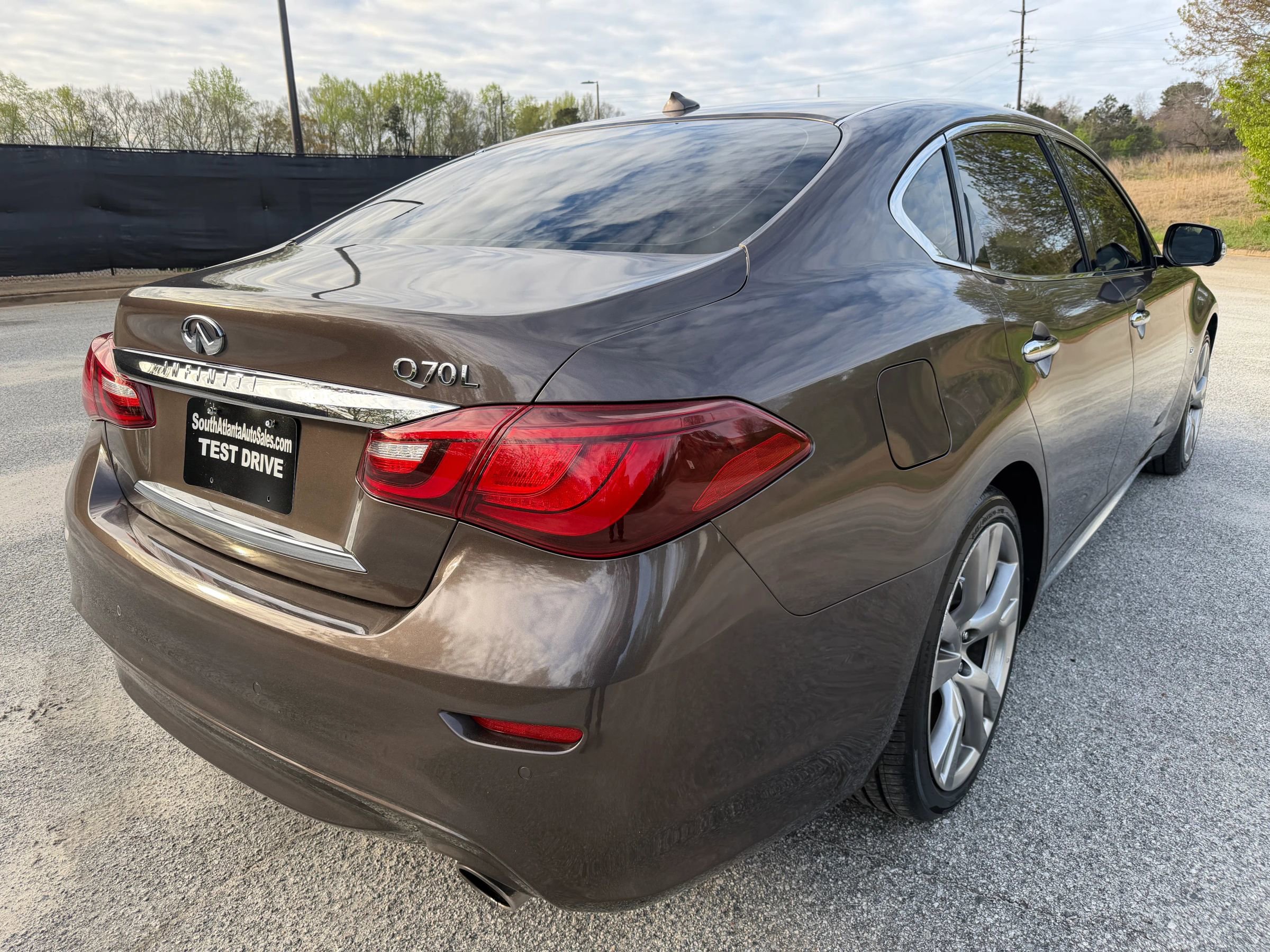 Used 2016 INFINITI Q70 L 3.7 image 5