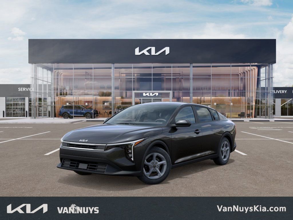 New 2025 Kia K4 LXS