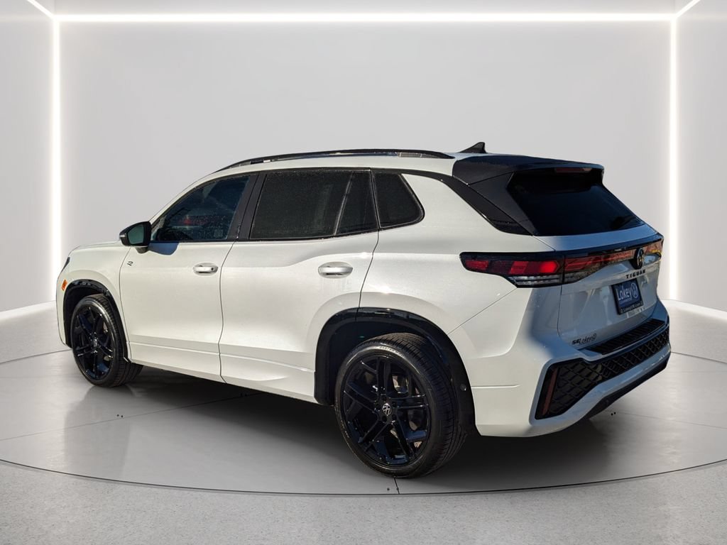New 2026 Volkswagen Tiguan SE R-Line FWD image 6