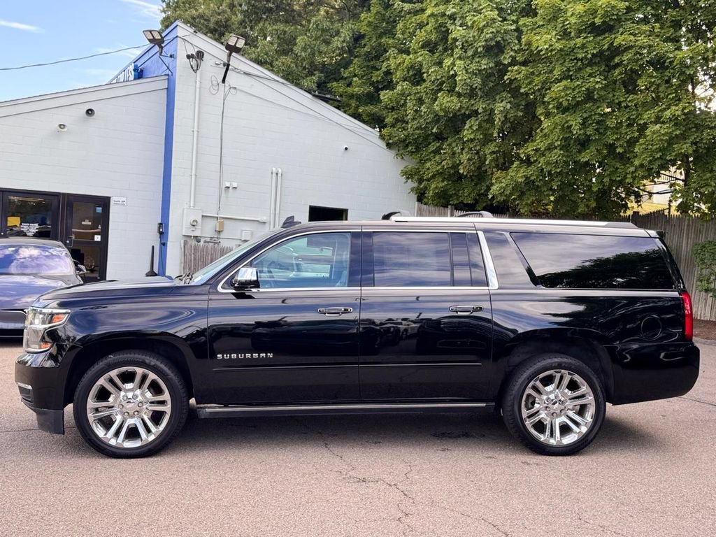 Used 2020 Chevrolet Suburban Premier w/ Premier Plus Edition AWD/4WD image 3