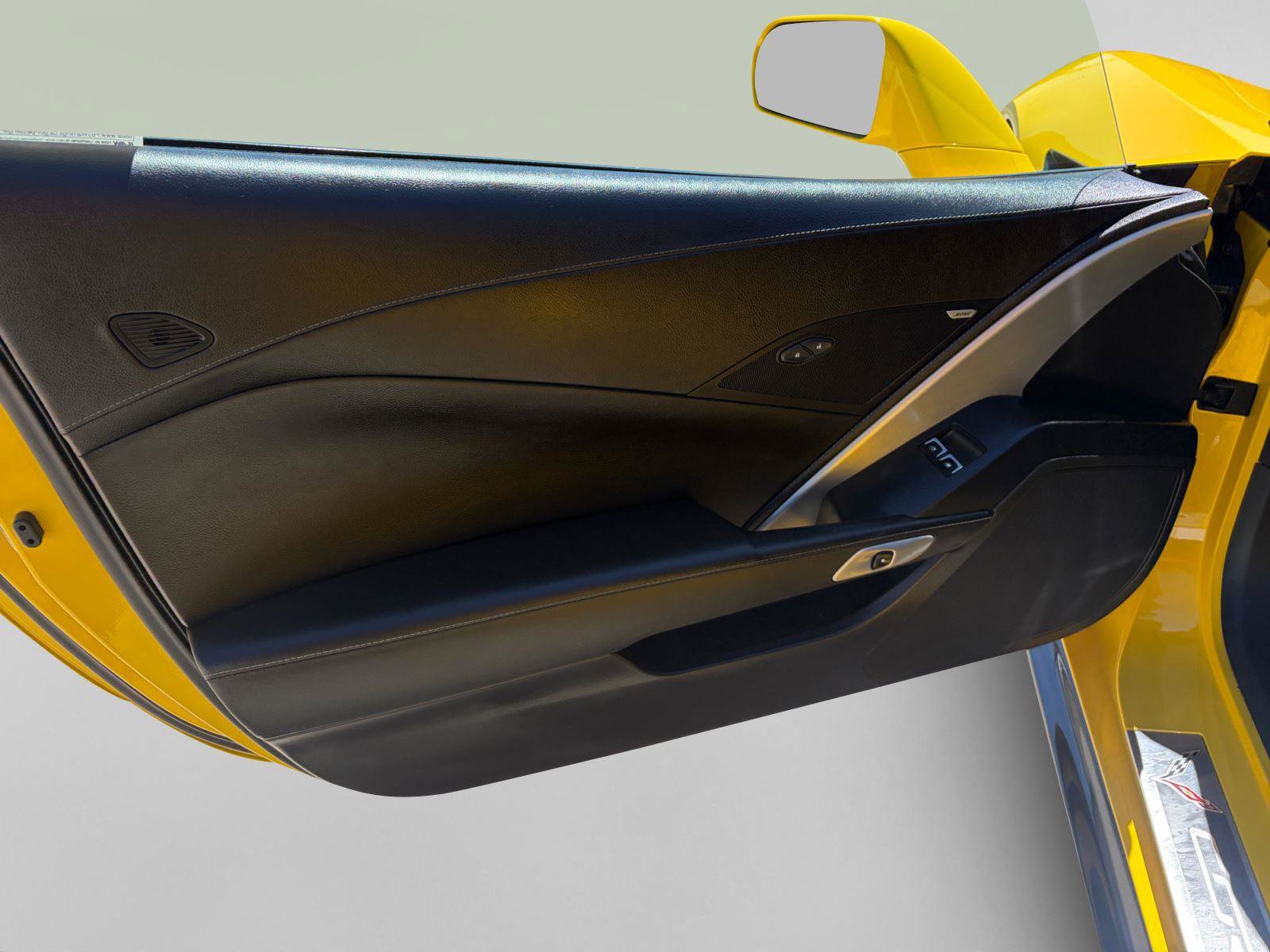 Used 2015 Chevrolet Corvette Stingray Coupe w/ ZF1 Appearance Package image 17