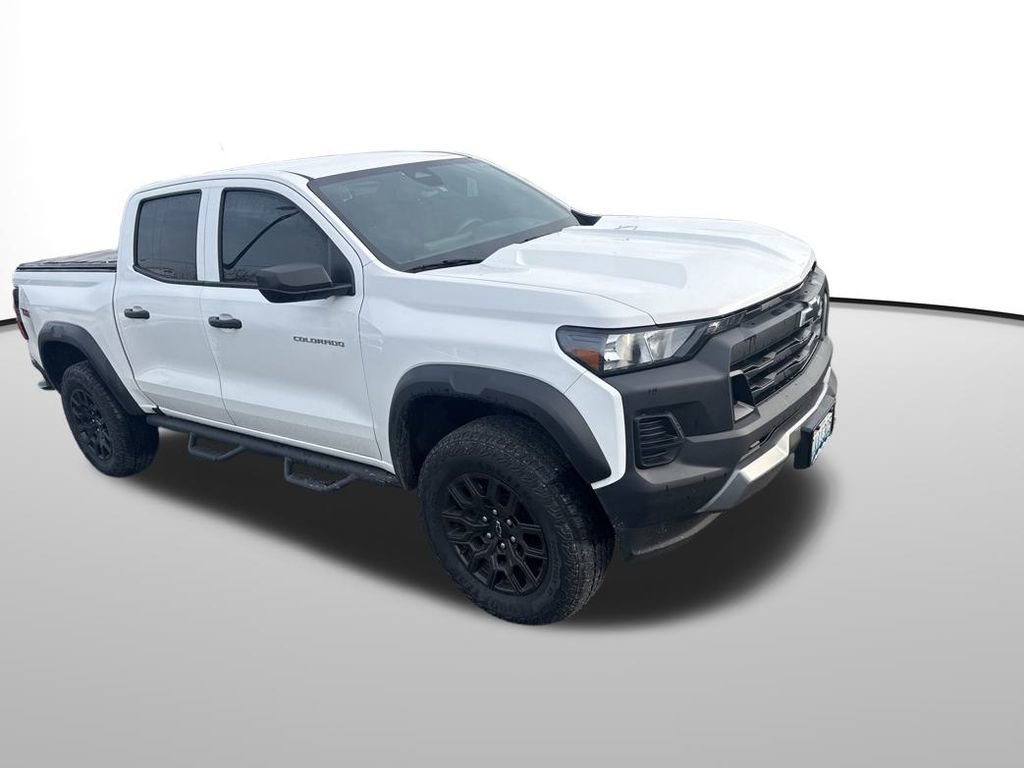 Used 2024 Chevrolet Colorado Trail Boss image 3