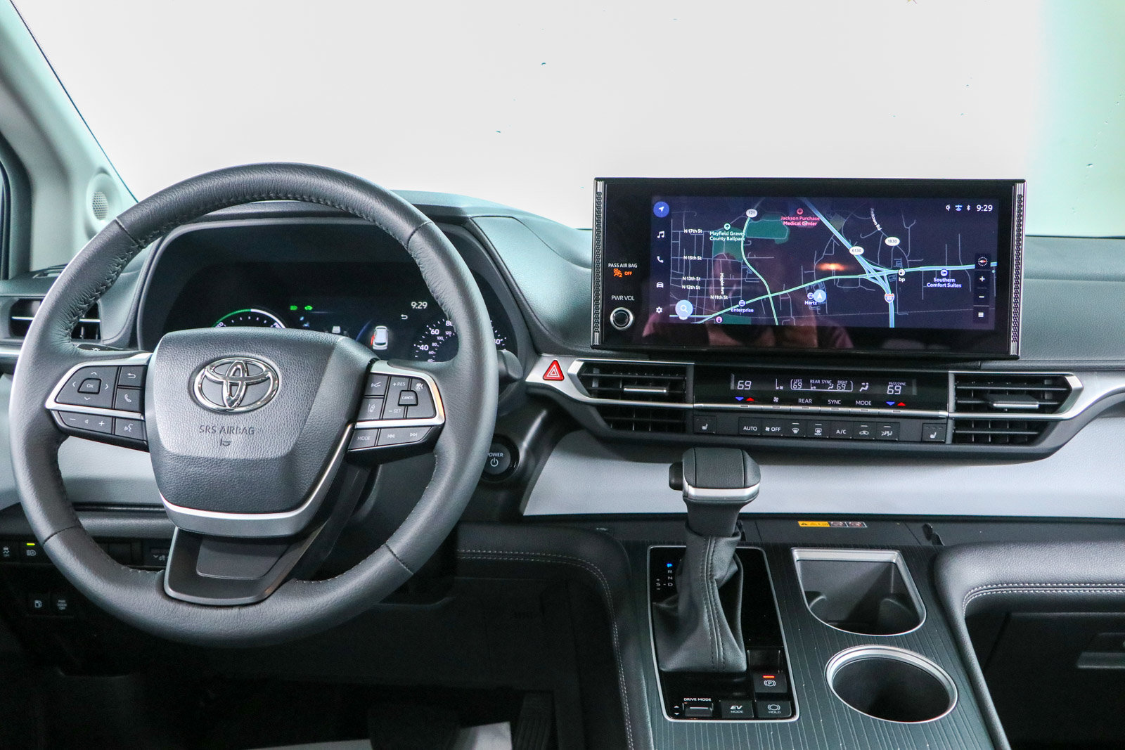 Used 2026 Toyota Sienna XLE AWD/4WD image 17