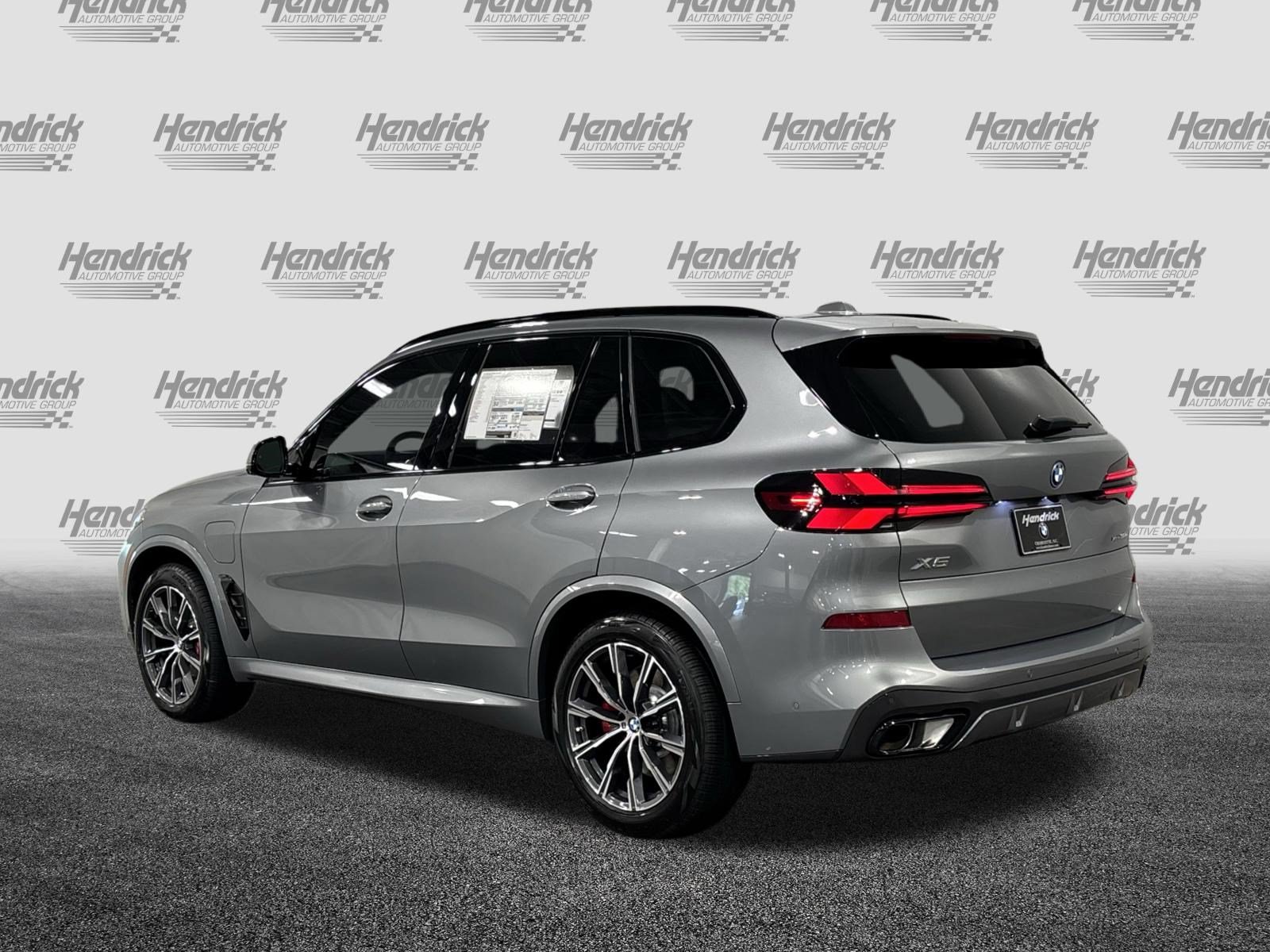 New 2026 BMW X5 xDrive50e w/ M Sport Package AWD/4WD image 6