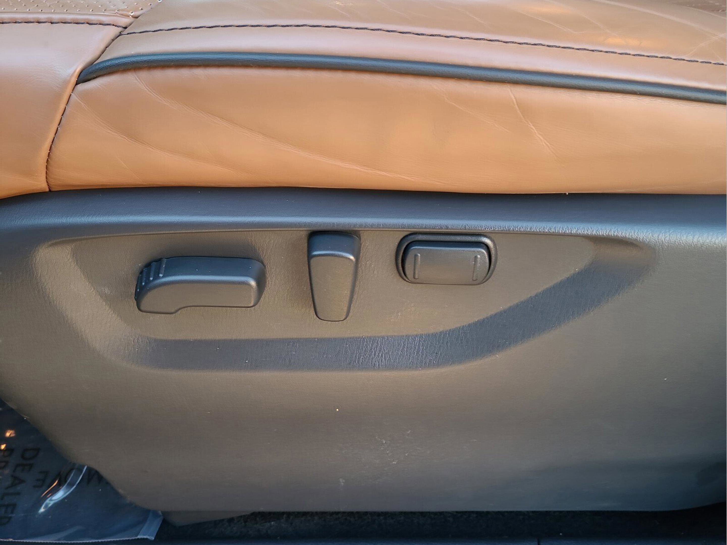 Used 2024 INFINITI QX80 Sensory image 16