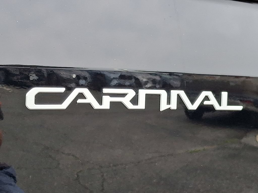 Used 2024 Kia Carnival LX FWD image 32