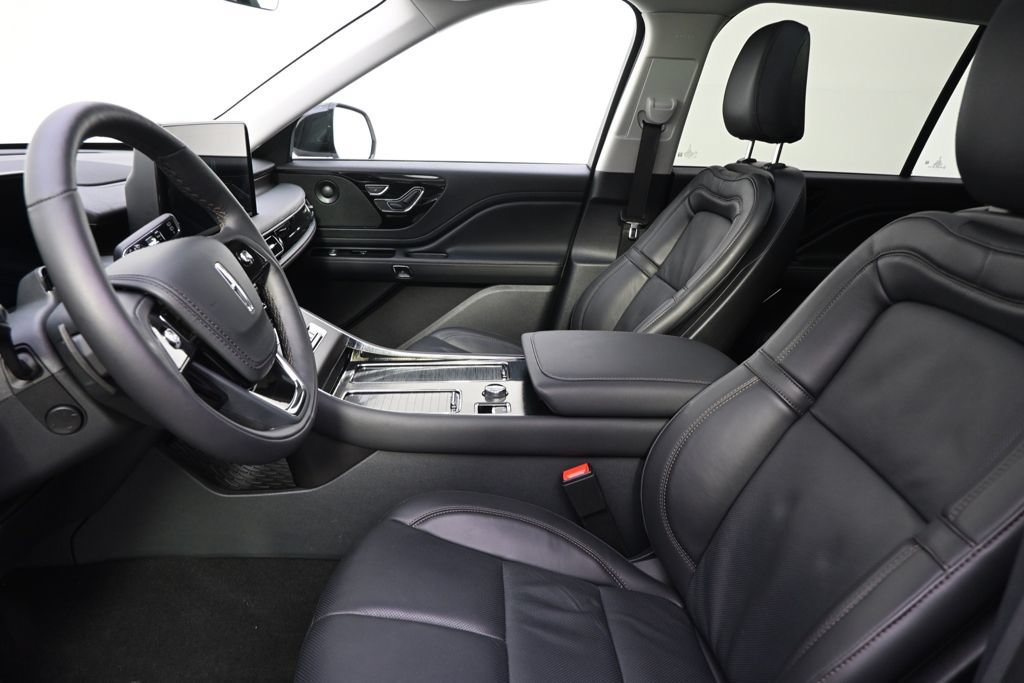 New 2026 Lincoln Aviator Reserve w/ Jet Appearance Package AWD/4WD image 13